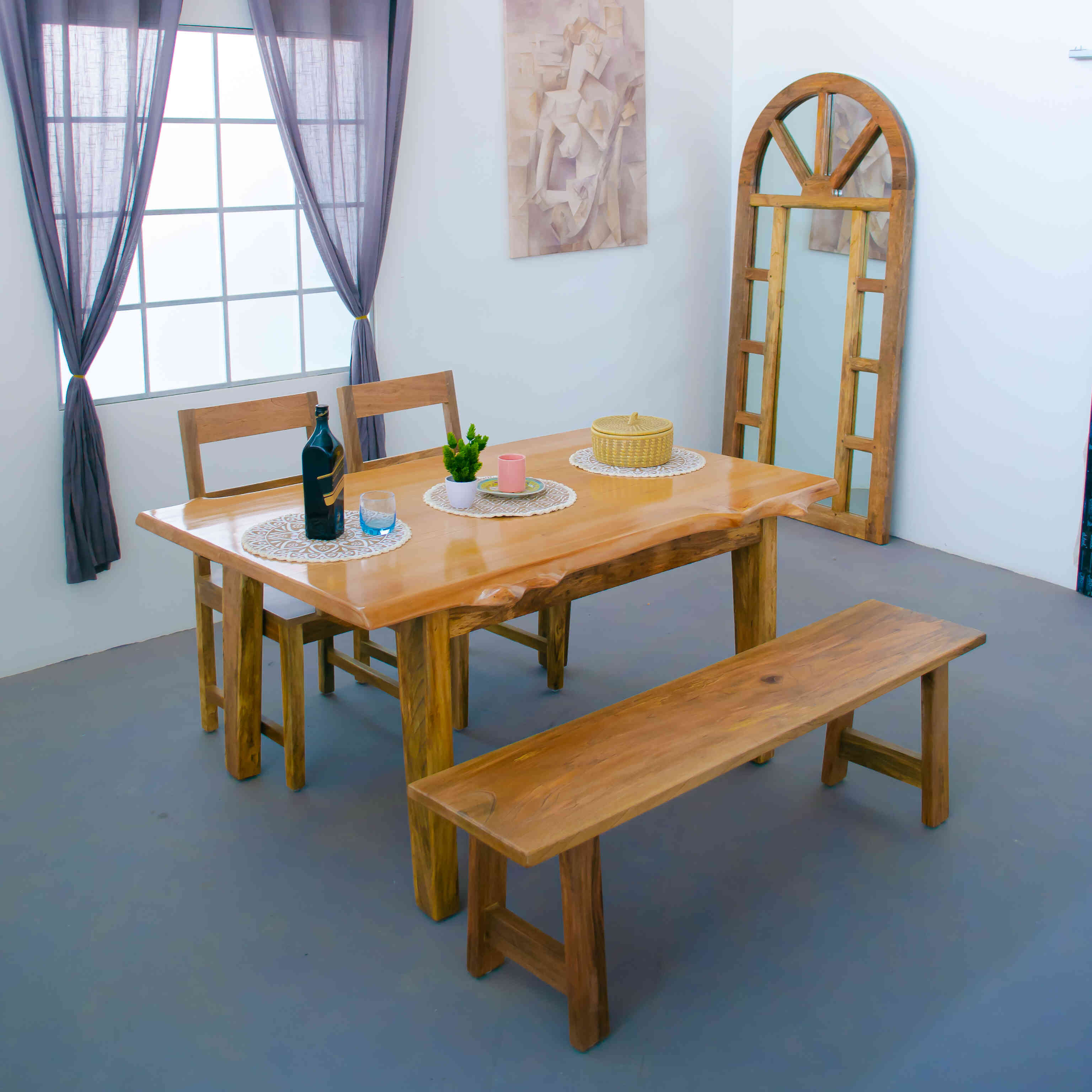Hippo table (Pine live edge)